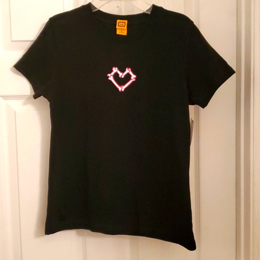 Halloween Tshirt Sparkly Bones outlined in pink Heart